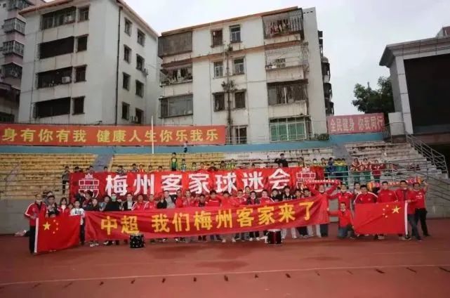 年轻朋友妈妈2020
